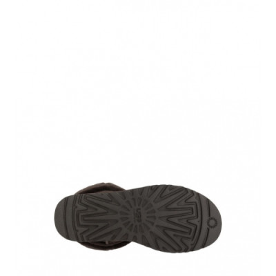 Уггі Men's Classic Short Chocolate – теплі та практичні чоловічі уггі Уггі Men's Classic Short Chocolate – теплі та практичні чоловічі уггі