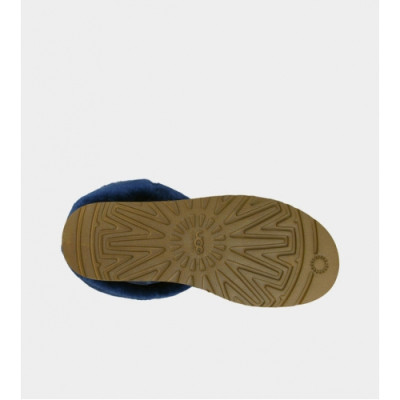 Уггі Classic II Short Navy – класика, що не виходить із моди Уггі Classic II Short Navy – класика, що не виходить із моди