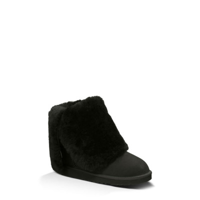 Уггі Bailey Button Triplet II Black – стиль і тепло у високому форматі