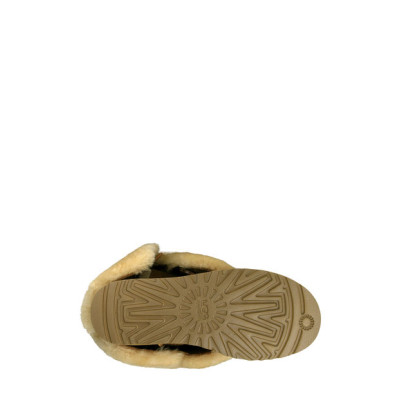 Уггі Bailey Button Triplet II Chestnut – елегантність із ґудзиками